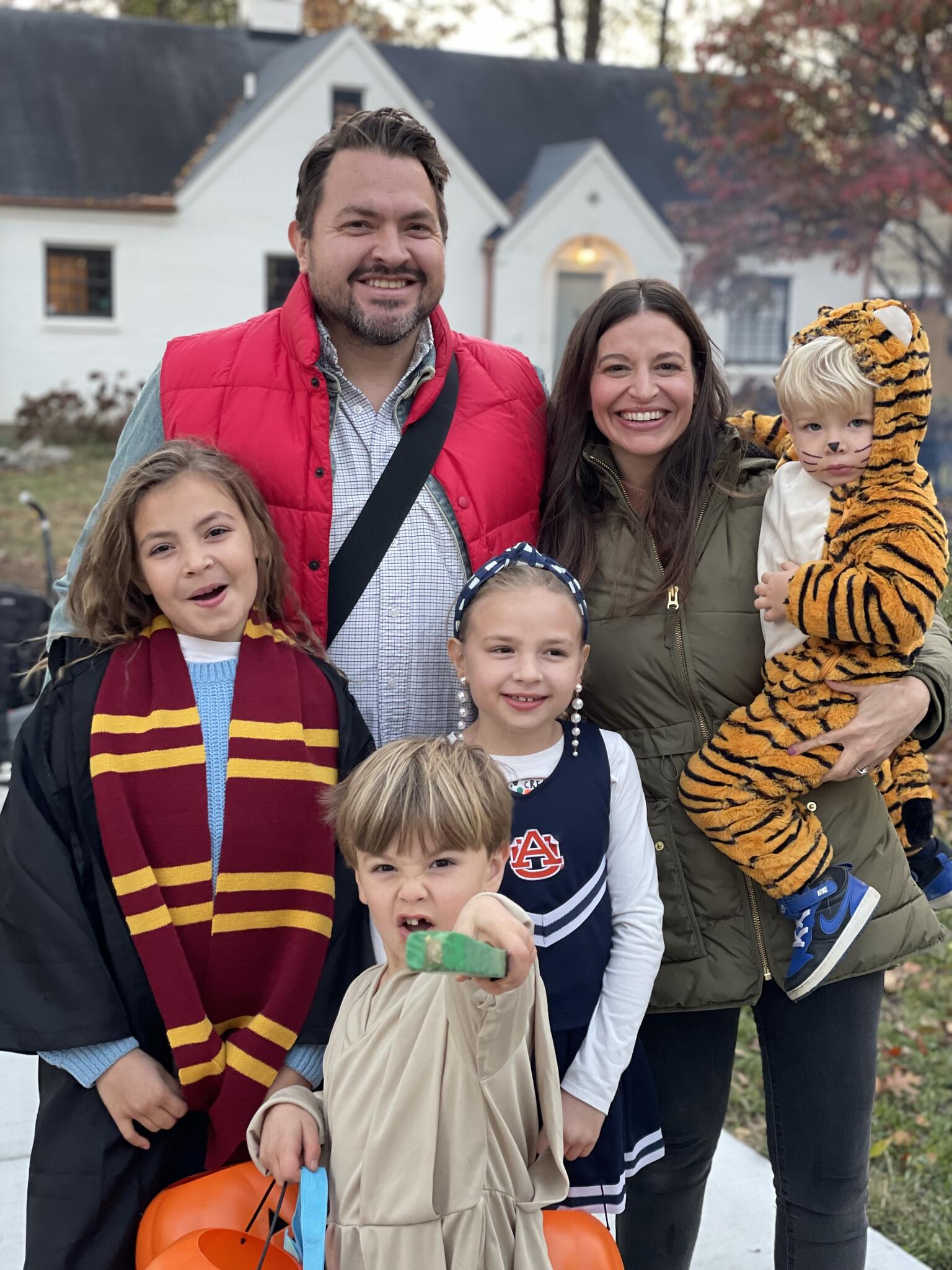 Jon Davis with family in front of a Nashville home